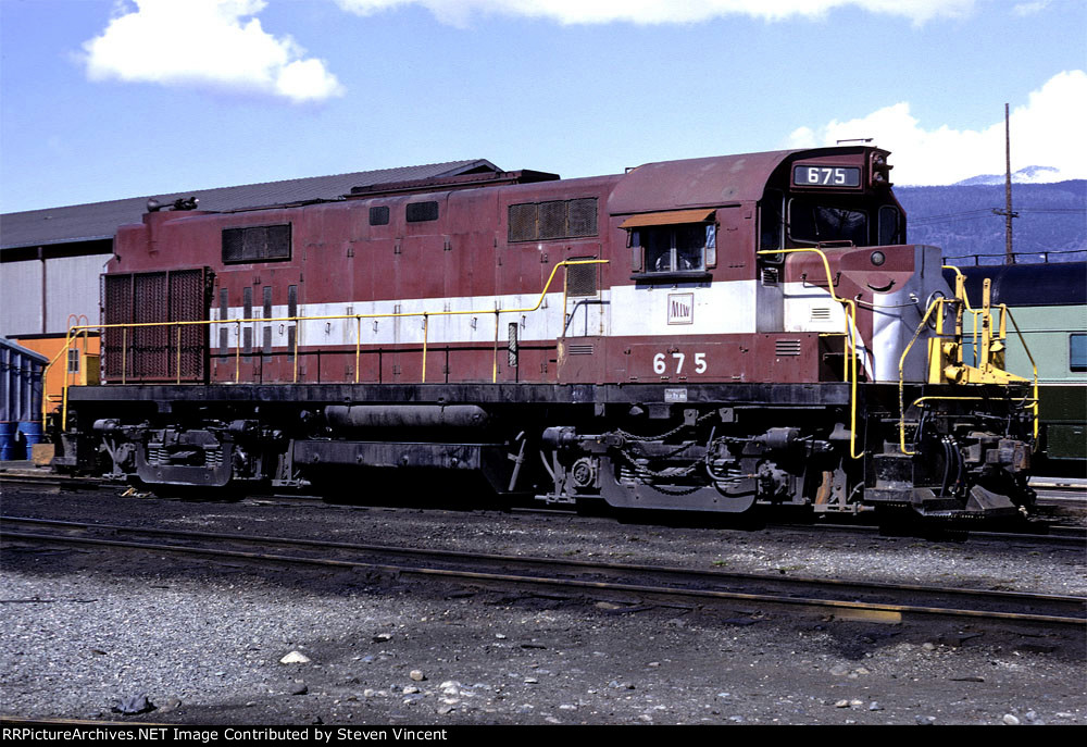 MLW Leasing RS27 #675 on BCOL